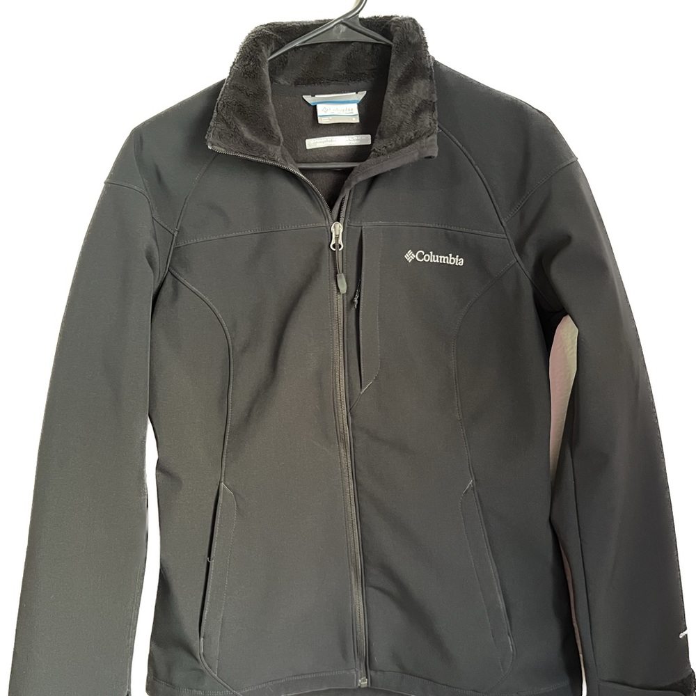 Columbia zip-up, Omni windblock, windproof jacket. Women's Sz Small.